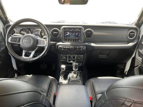 Used 2022 Jeep Wrangler Unlimited Sahara AWD/4WD image 10