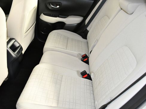 Used 2023 Honda HR-V LX image 47