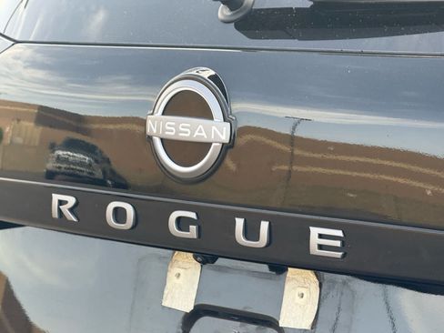 Used 2026 Nissan Rogue SL FWD image 12