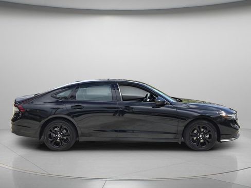 Used 2025 Honda Accord SE image 3