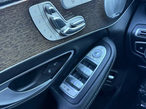 Used 2019 Mercedes-Benz C 300 4MATIC Sedan image 23