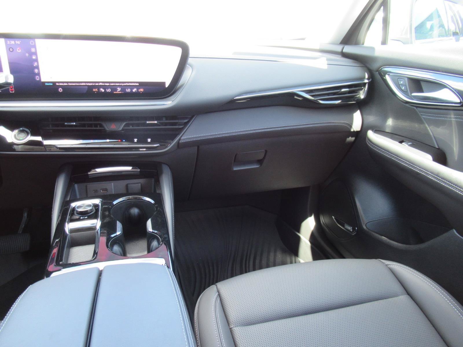 Used 2025 Buick Envision Preferred AWD/4WD image 14