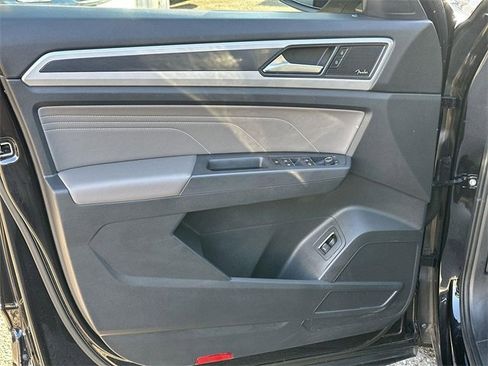 Used 2022 Volkswagen Atlas SEL Premium image 22