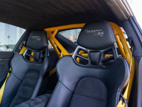 Used 2018 Porsche 911 GT2 RS RWD image 4