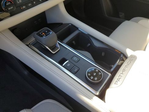 New 2026 Nissan Pathfinder SL w/ SL Premium Package AWD/4WD image 31