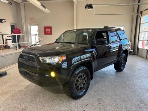 Used 2016 Toyota 4Runner 4WD image 20