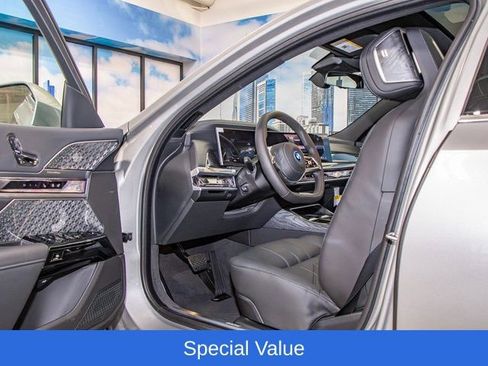 Used 2025 BMW i7 xDrive60 w/ Premium Package AWD/4WD image 13