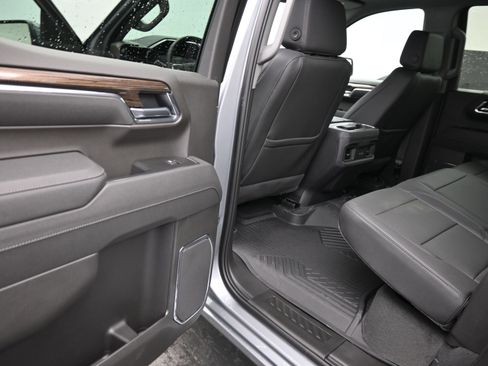 Used 2026 Chevrolet Silverado 1500 LT Trail Boss w/ LT Trail Boss Premium Package AWD/4WD image 19