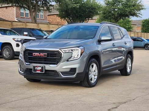 Used 2023 GMC Terrain SLE w/ Driver Convenience Package FWD image 11