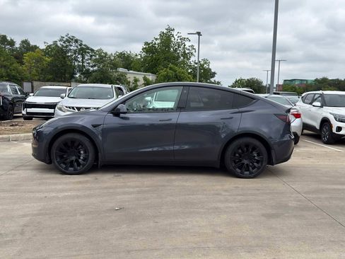 Used 2022 Tesla Model Y Long Range AWD/4WD image 4