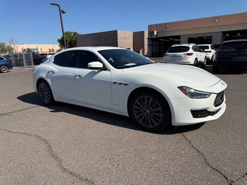 Used 2018 Maserati Ghibli GranLusso RWD image 3