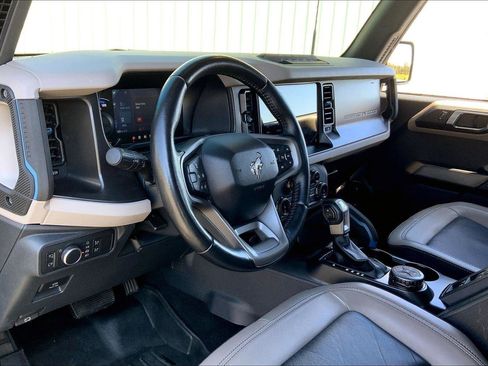 Used 2022 Ford Bronco Wildtrak AWD/4WD image 13