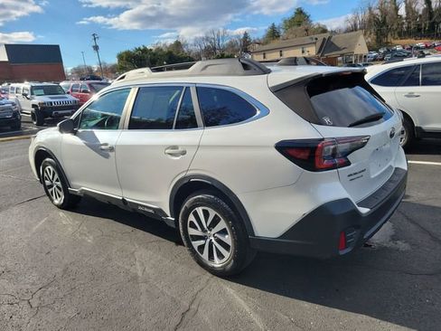 Used 2022 Subaru Outback Premium image 5
