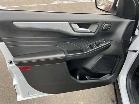 Used 2025 Ford Escape Platinum image 12