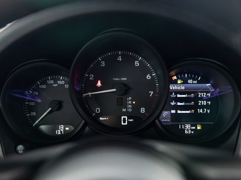 Certified 2026 Porsche Macan AWD/4WD image 50