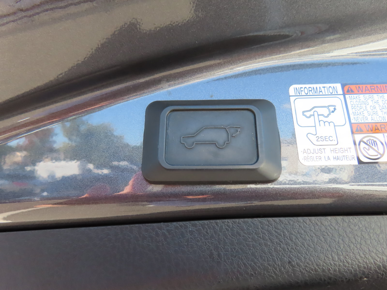 Used 2016 Toyota RAV4 Limited w/ Advanced Technology Package AWD/4WD image 33