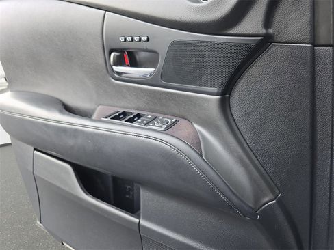 Used 2015 Lexus RX 450h AWD image 31