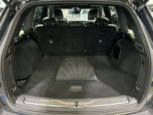 Used 2023 Jeep Grand Cherokee Overland w/ Luxury Tech Group IV image 37