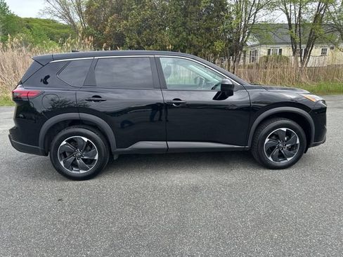 Used 2024 Nissan Rogue SV AWD/4WD image 6