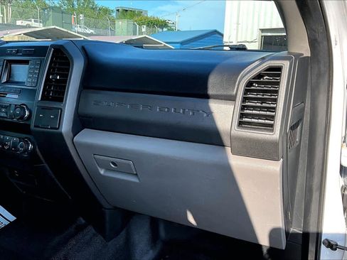 Used 2019 Ford F250 XL w/ Power Equipment Group AWD/4WD image 19