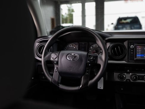 Used 2018 Toyota Tacoma SR w/ SR Convenience Package AWD/4WD image 12