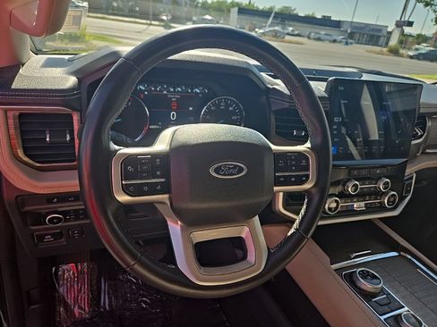 Used 2024 Ford Expedition Max Limited AWD/4WD image 13