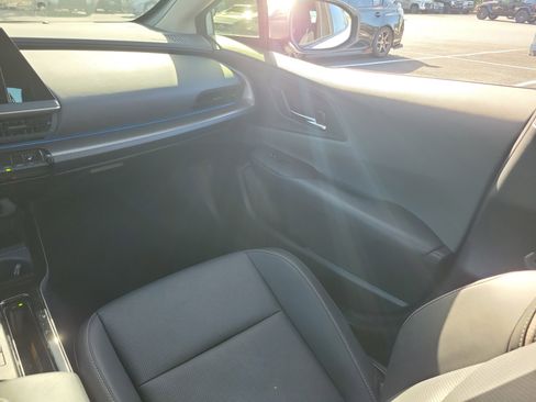 Used 2025 Toyota Prius XLE image 17