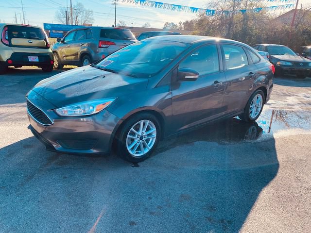 Used 2015 Ford Focus SE FWD image 1