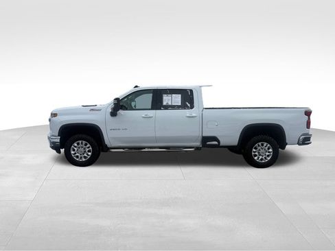 Used 2023 Chevrolet Silverado 3500 LT w/ Convenience Package image 4