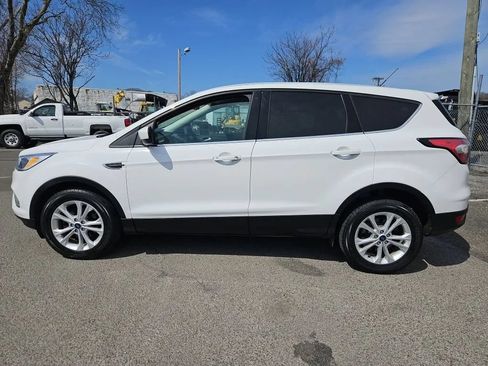 Used 2018 Ford Escape SE w/ Ford Safe & Smart Package FWD image 12