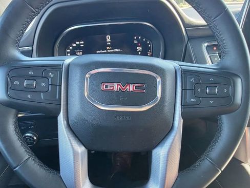 Used 2024 GMC Yukon XL SLT AWD/4WD image 33