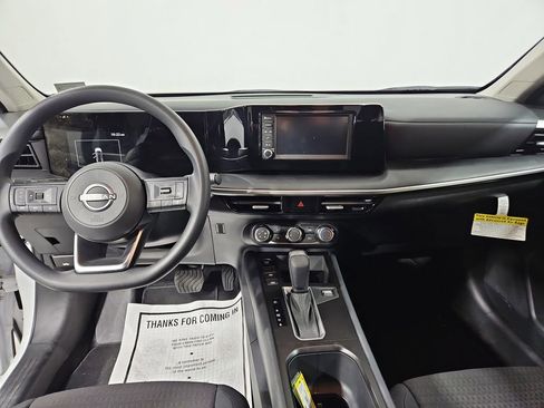 Certified 2025 Nissan Kicks S image 14