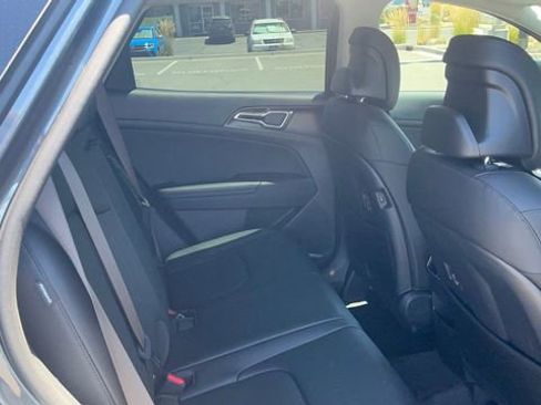 Certified 2025 Kia Sportage EX w/ EX Premium Package image 31