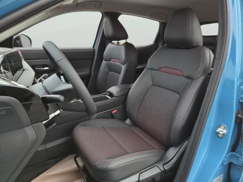 New 2026 Nissan Kicks SR w/ Cold Weather Package image 10