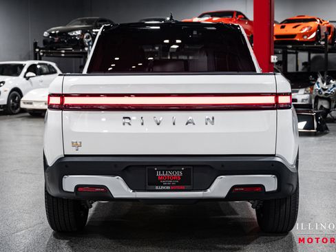Used 2022 Rivian R1T Adventure image 4