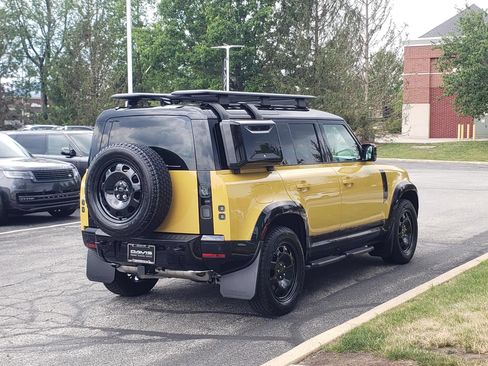 New 2026 Land Rover Defender 110 AWD/4WD image 6