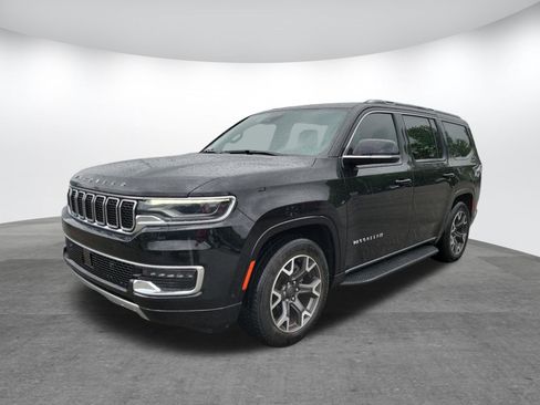 Used 2024 Jeep Wagoneer Series III AWD/4WD image 29