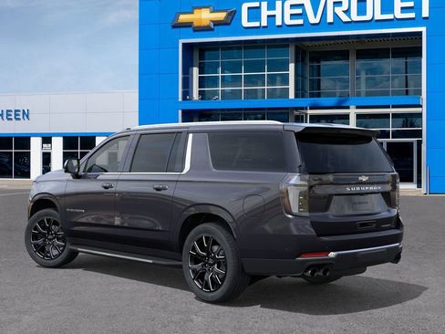 New 2026 Chevrolet Suburban Premier image 3