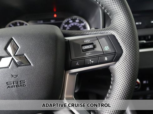 New 2026 Mitsubishi Outlander SE image 5