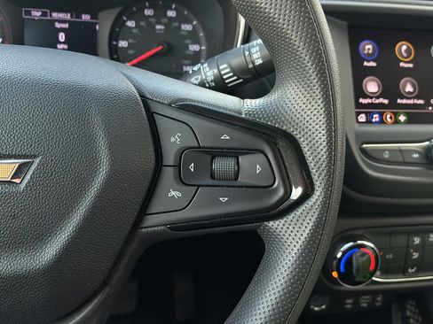 Used 2023 Chevrolet TrailBlazer LT FWD image 11