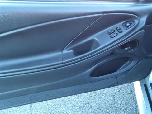 Used 2003 Ford Mustang Coupe image 9