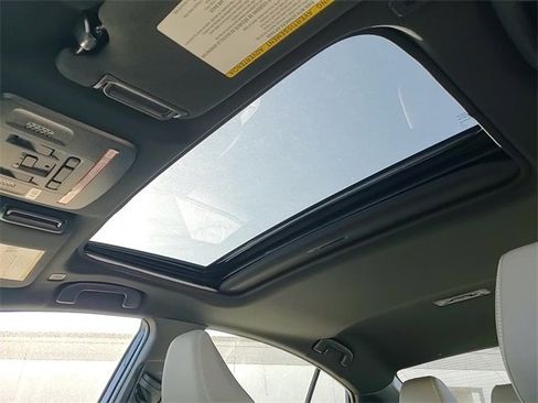 Used 2026 Toyota Camry SE image 21