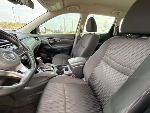 Used 2020 Nissan Rogue S image 23