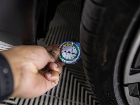 Used 2025 BMW i5 M60 w/ Executive Package image 40