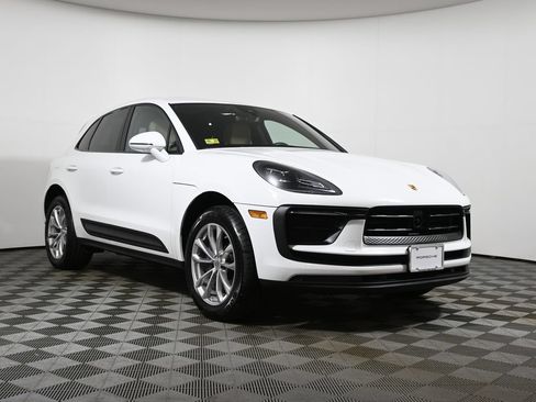 Used 2023 Porsche Macan AWD/4WD image 9