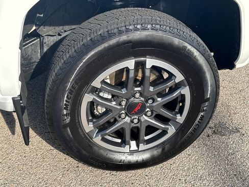 Used 2024 Toyota Tacoma TRD Off-Road image 40