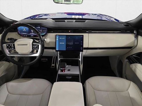 New 2025 Land Rover Range Rover Autobiography image 9