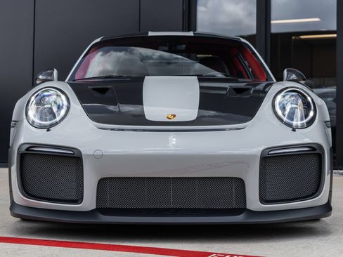 Certified 2019 Porsche 911 GT2 RS RWD image 9