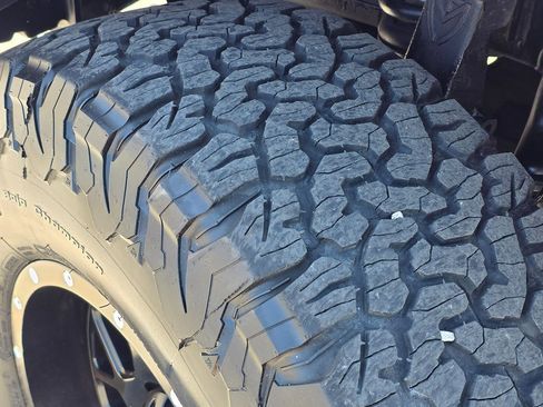 Used 2014 Toyota Tacoma PreRunner w/ TRD Off-Road Package image 19