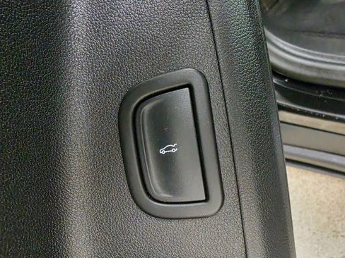 Used 2025 Chevrolet Traverse Z71 AWD/4WD image 21